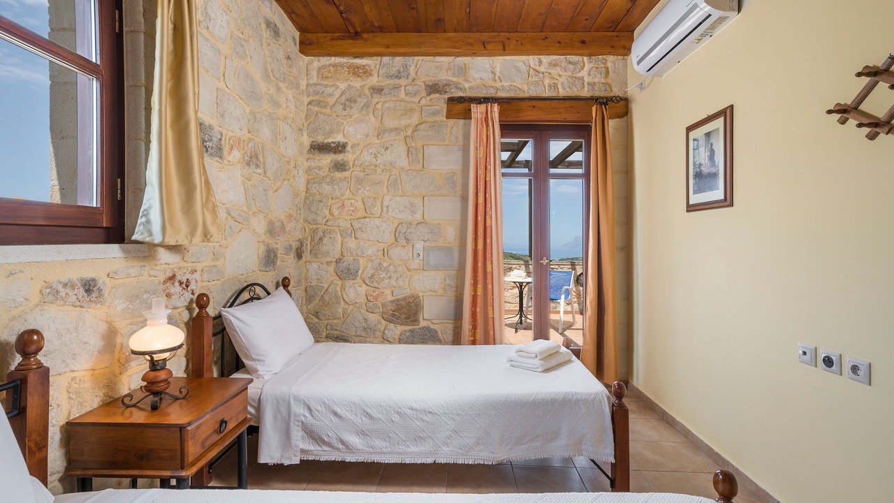 Photo of Bedroom in Limeniskos