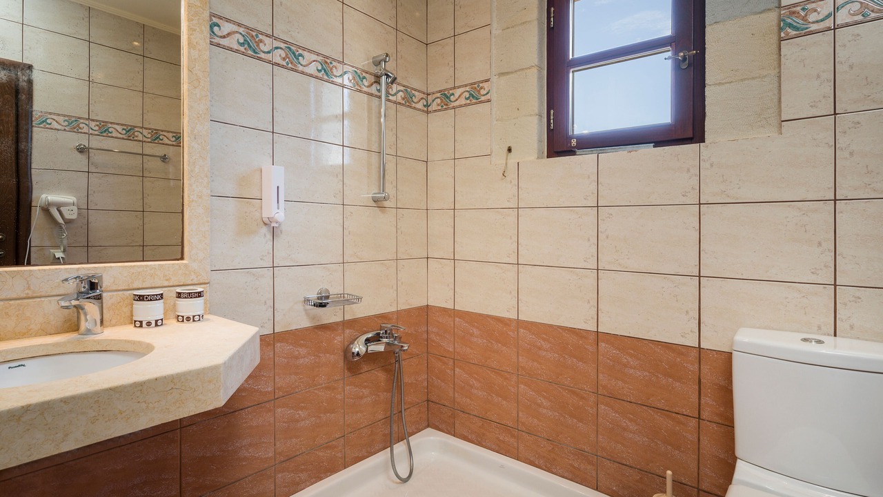 Photo of Bathroom in Limeniskos