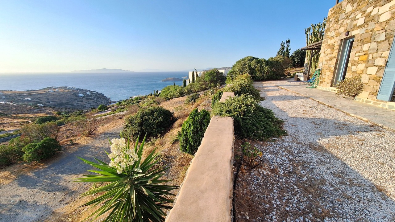 Photo of Outdoor in Kini