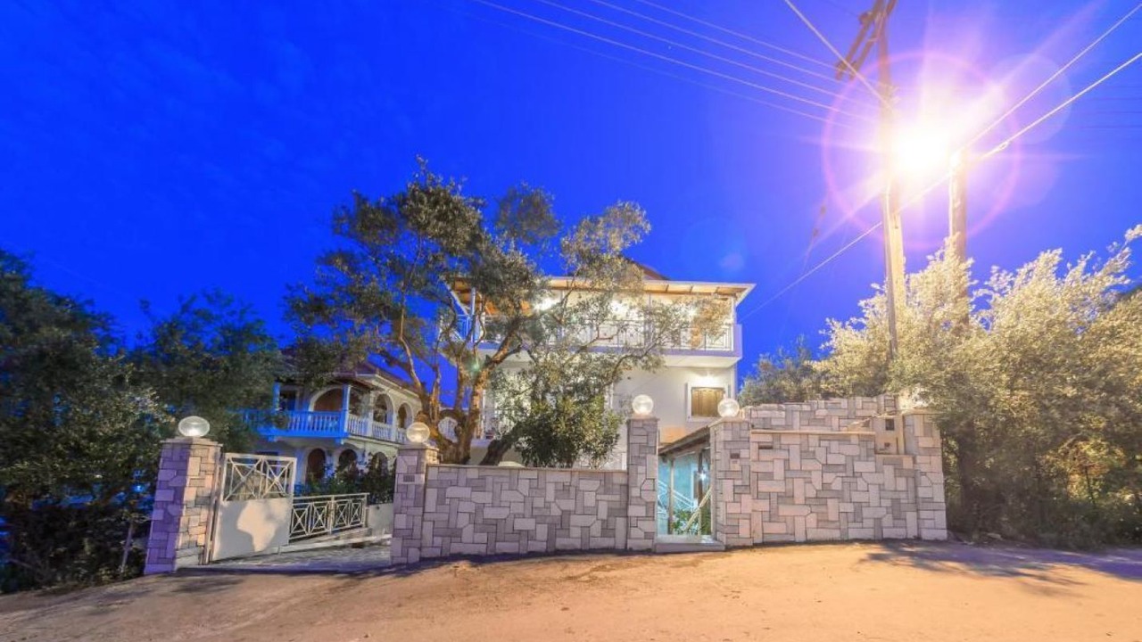 Photo of Outdoor in Alikanas