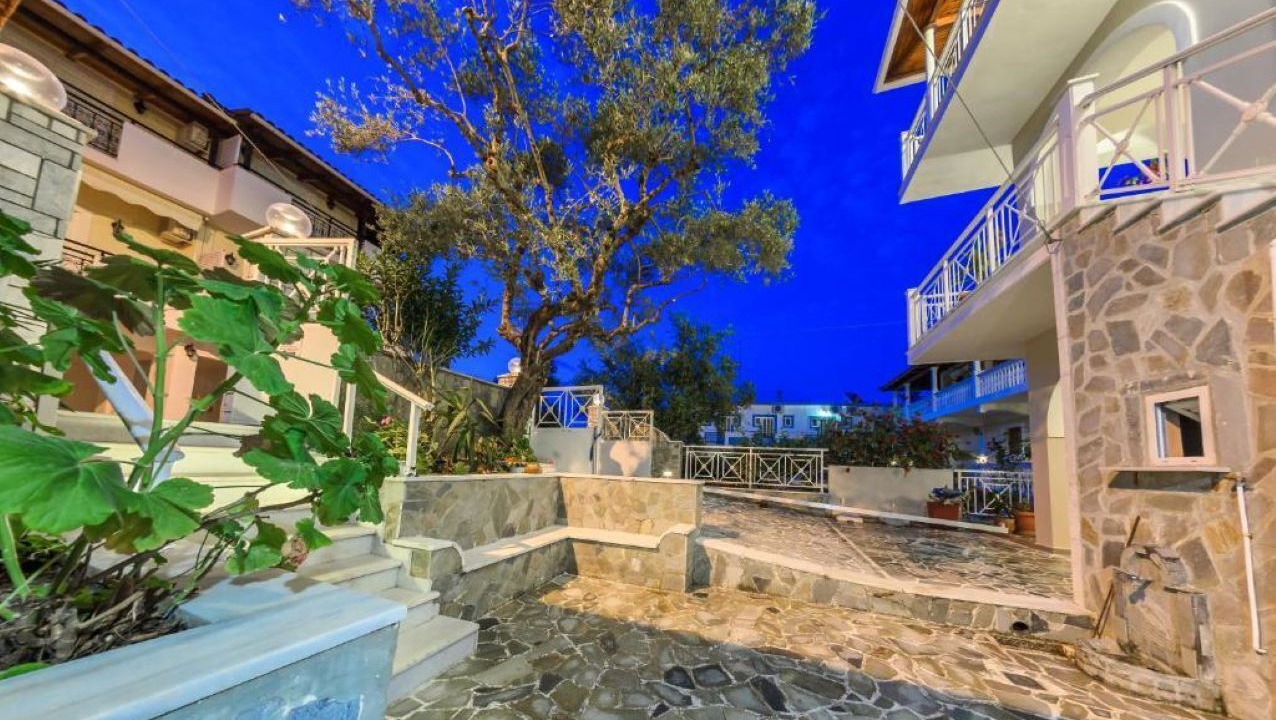 Photo of Patio Balcony in Alikanas