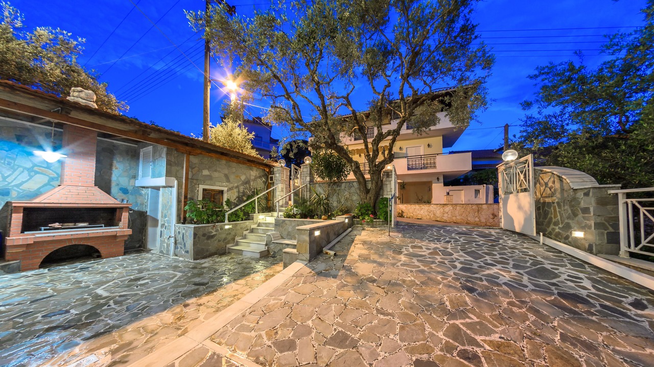 Photo of Patio Balcony in Alikanas