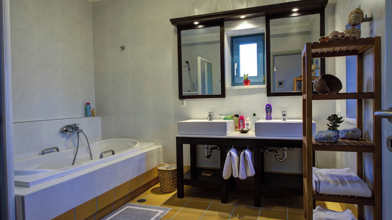 Photo of Bathroom in Irakleia