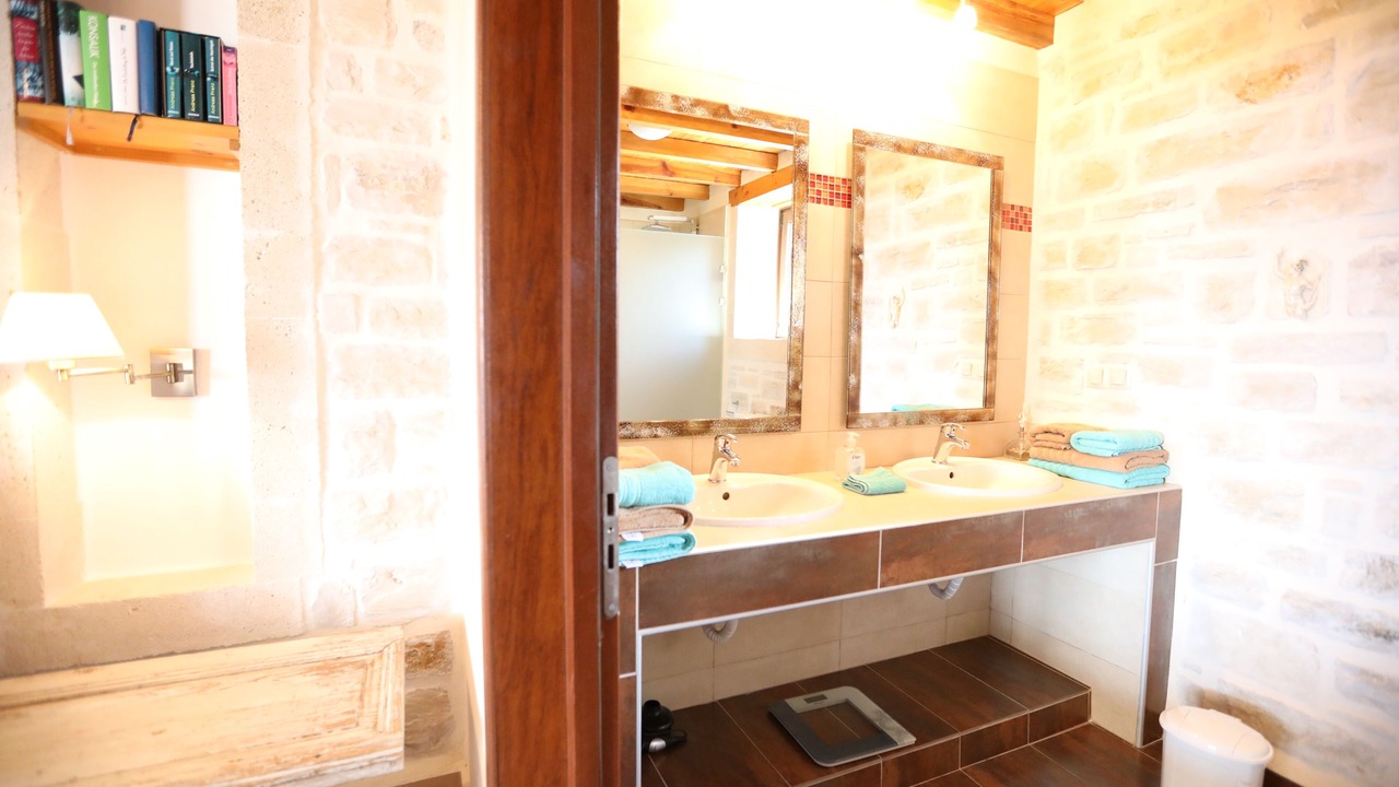 Photo of Bathroom in Atsipópoulon