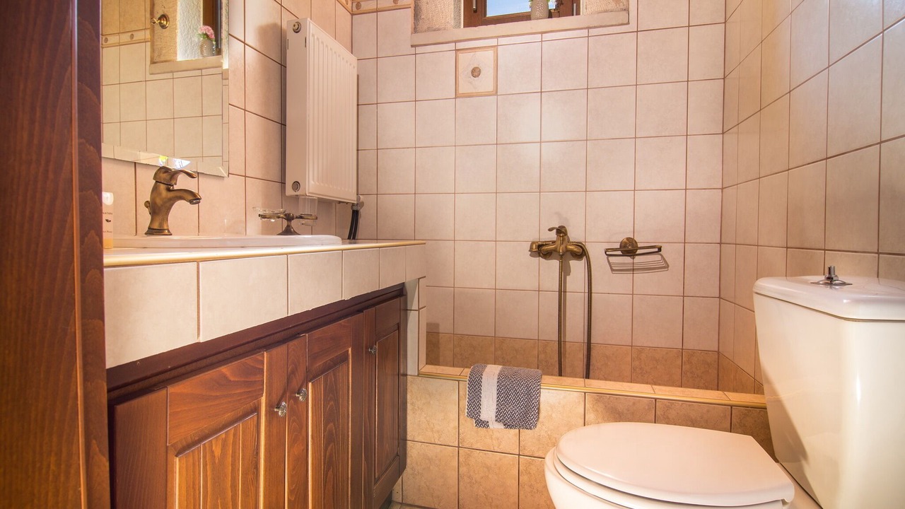 Photo of Bathroom in Limeniskos