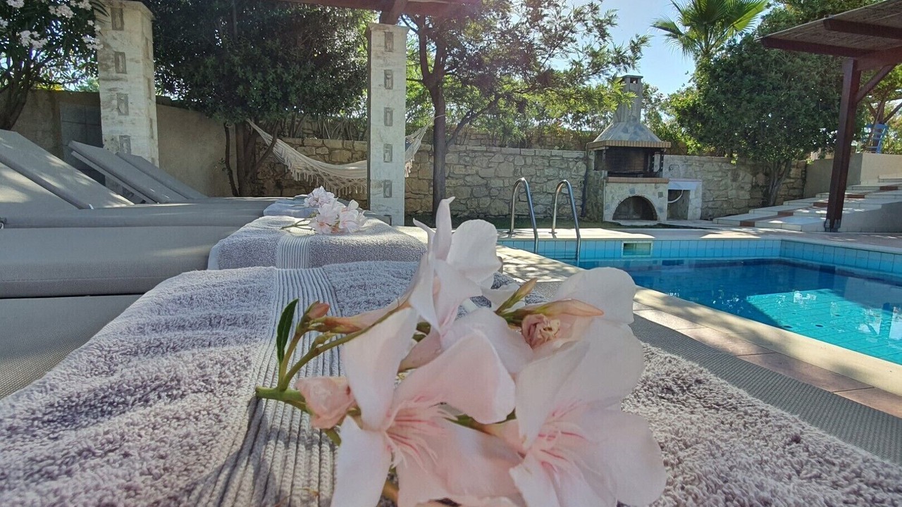 Photo of Outdoor in Monopari