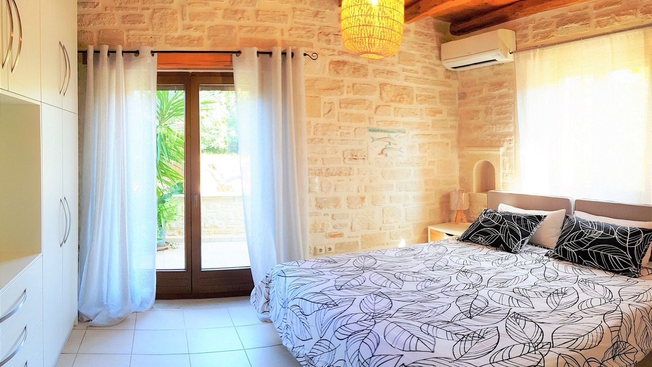 Photo of Bedroom in Atsipópoulon