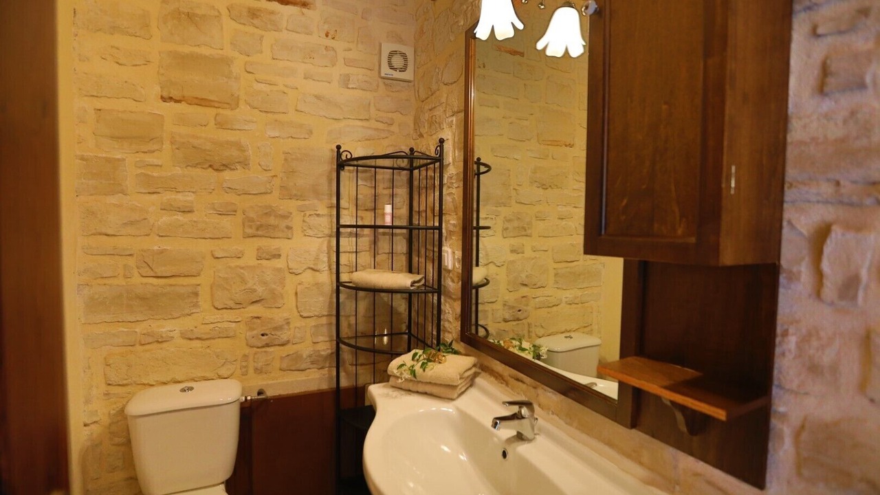 Photo of Bathroom in Atsipópoulon
