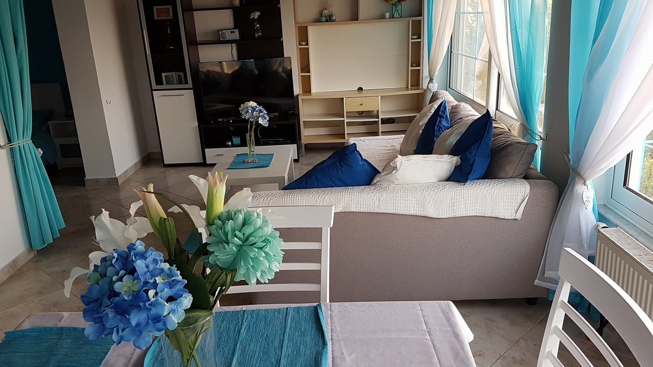 Photo of Livingroom in Agios Stefanos Avliotes