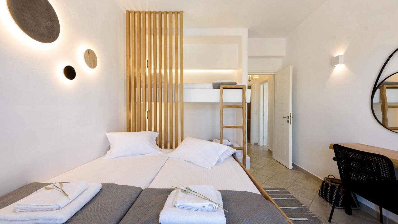 Photo of Bedroom in Drios