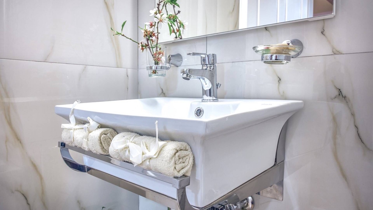 Photo of Bathroom in Neromilos
