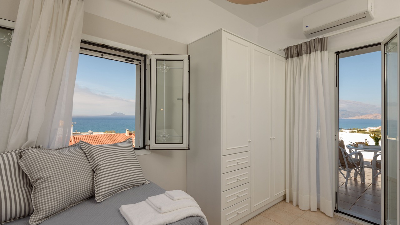 Photo of Bedroom in Neo Kalamaki