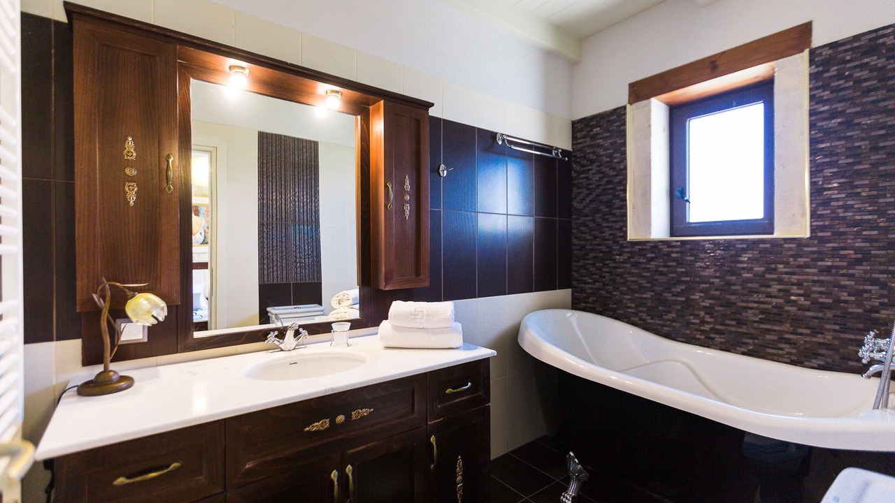 Photo of Bathroom in Roumeli