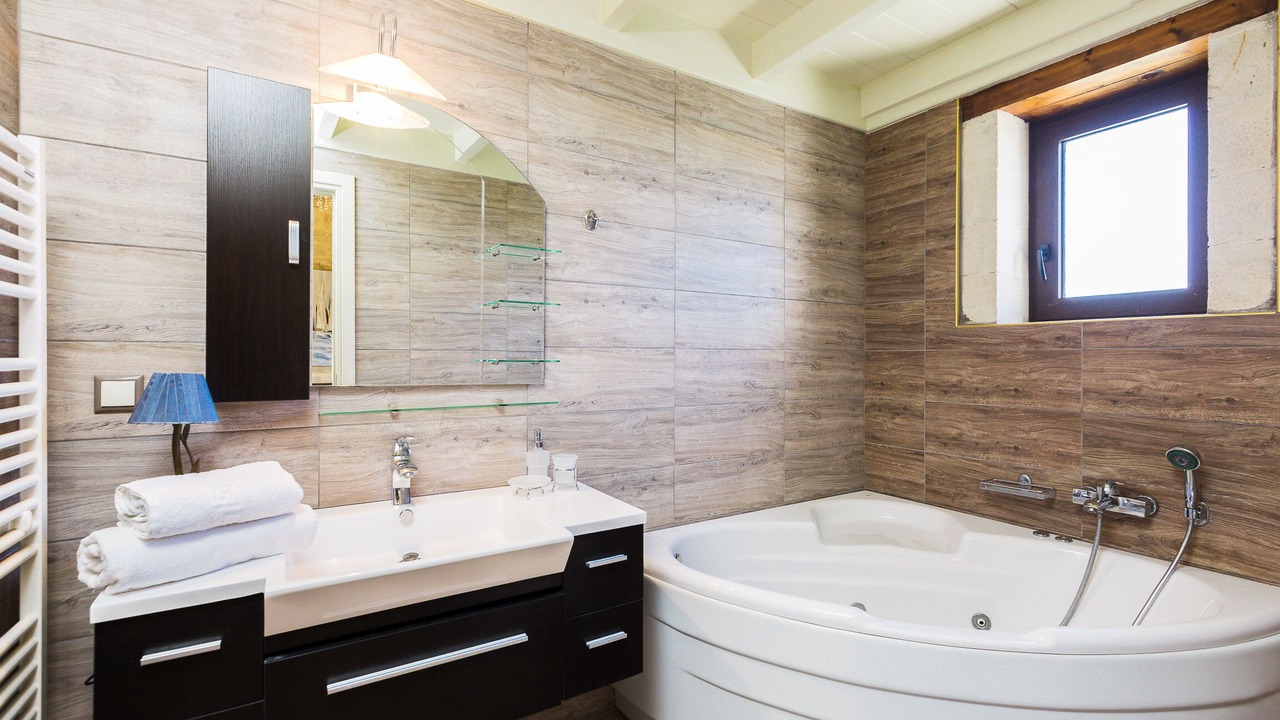 Photo of Bathroom in Roumeli