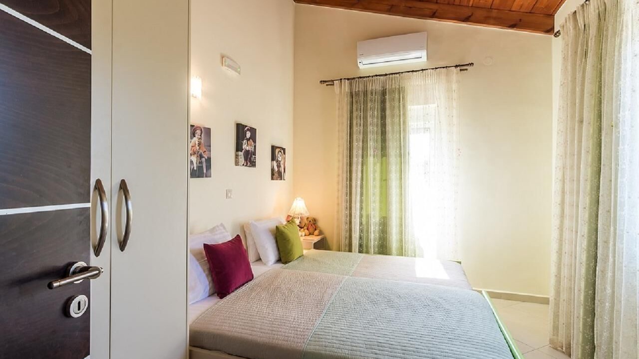 Photo of Bedroom in Kato Stalos