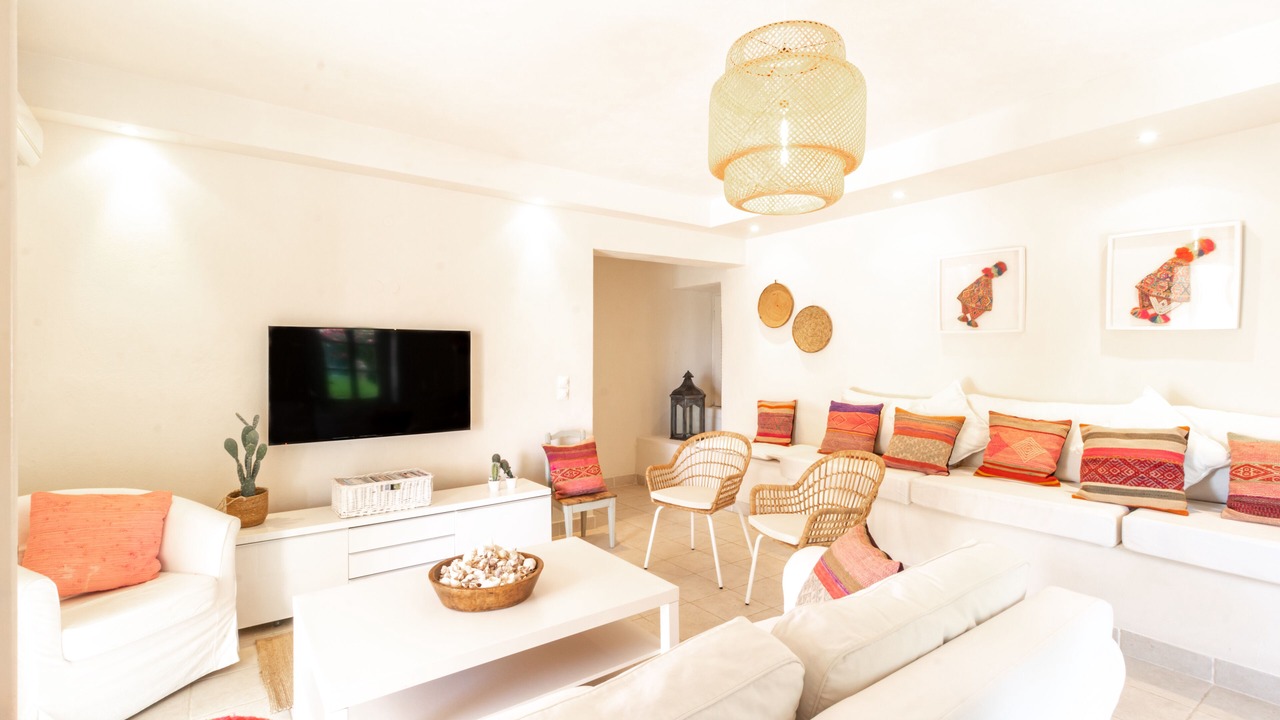 Photo of Bedroom in Petaleia