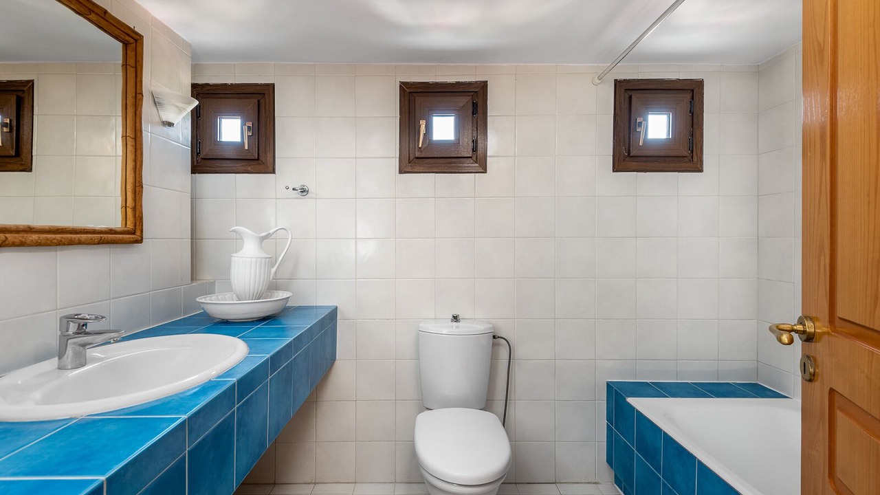 Photo of Bathroom in Ialyssos