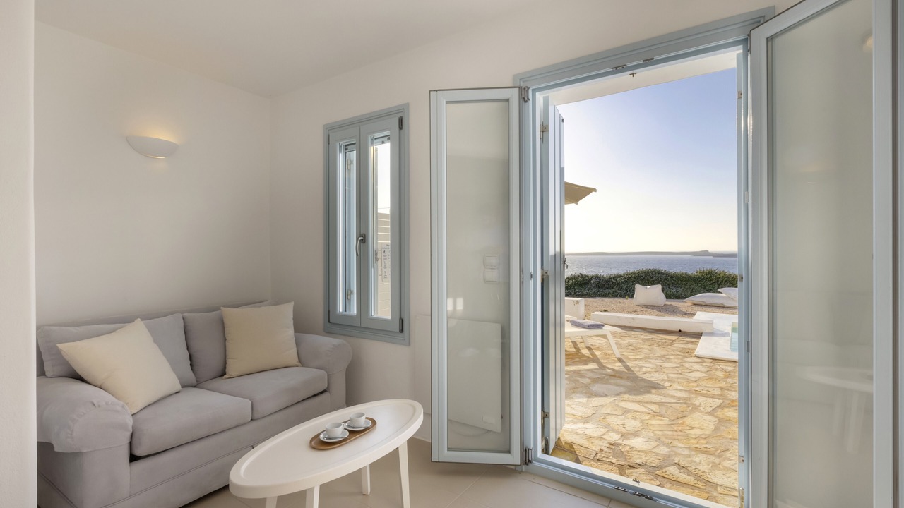 Photo of Livingroom in Nea Cryssi Akti