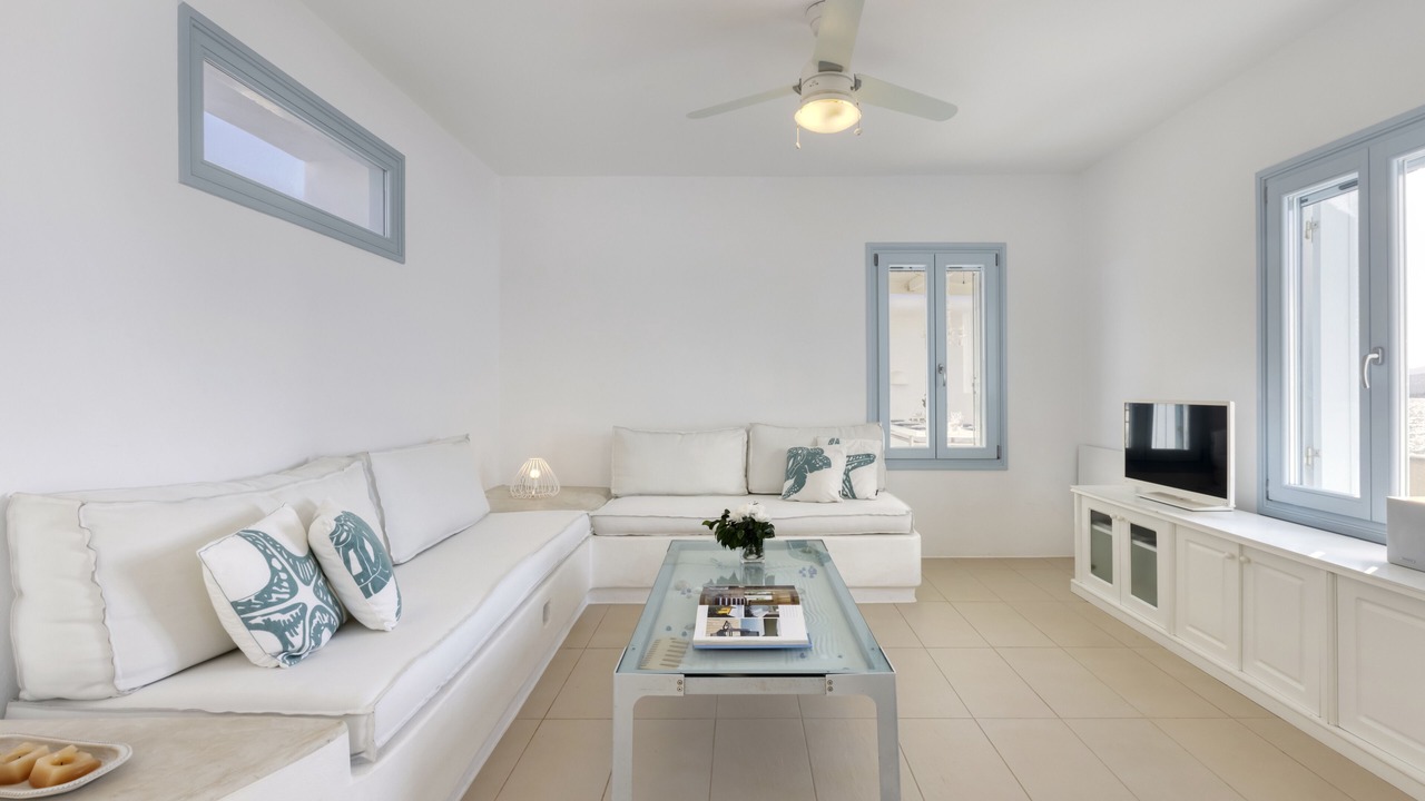 Photo of Livingroom in Nea Cryssi Akti