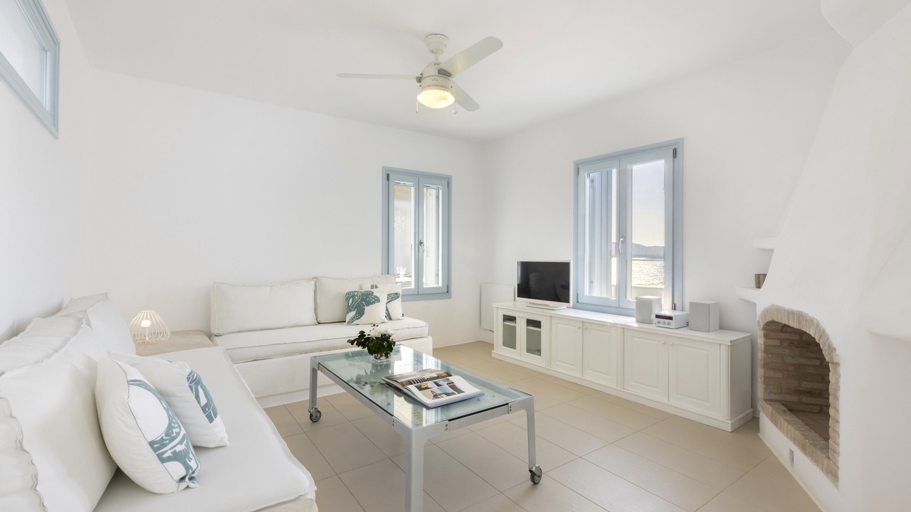 Photo of Livingroom in Nea Cryssi Akti