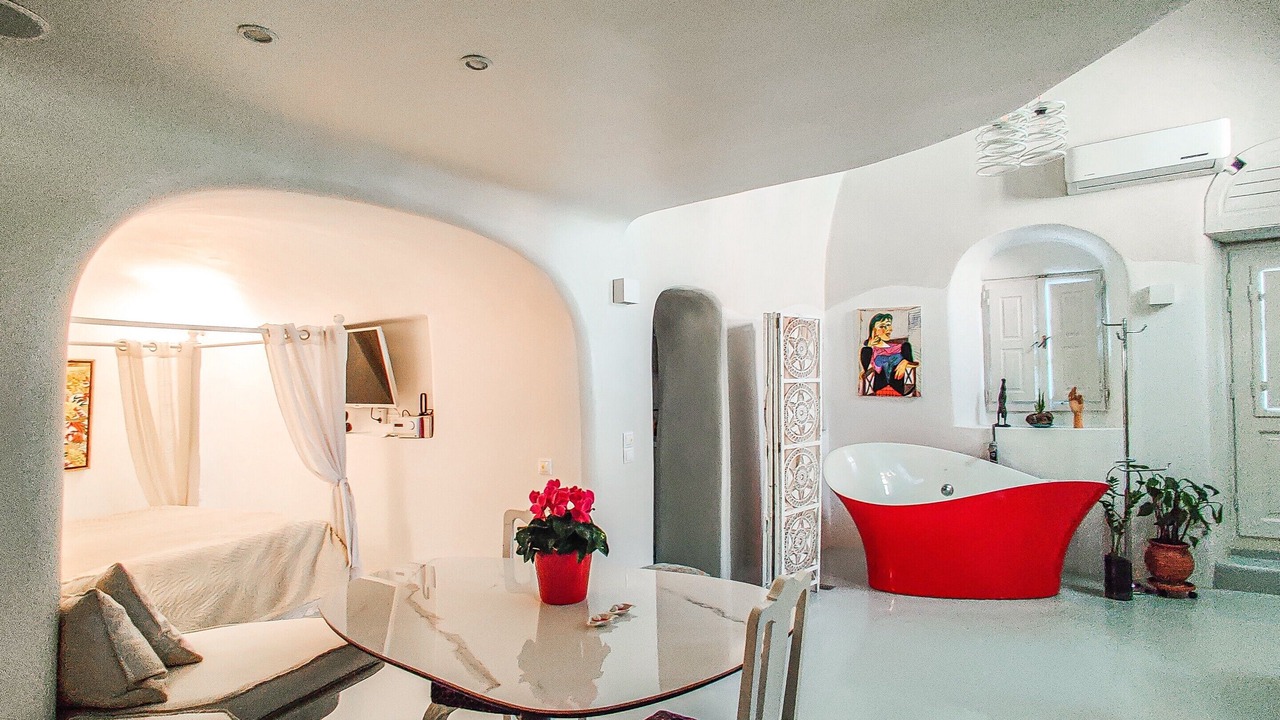 Photo of Bedroom in Oia