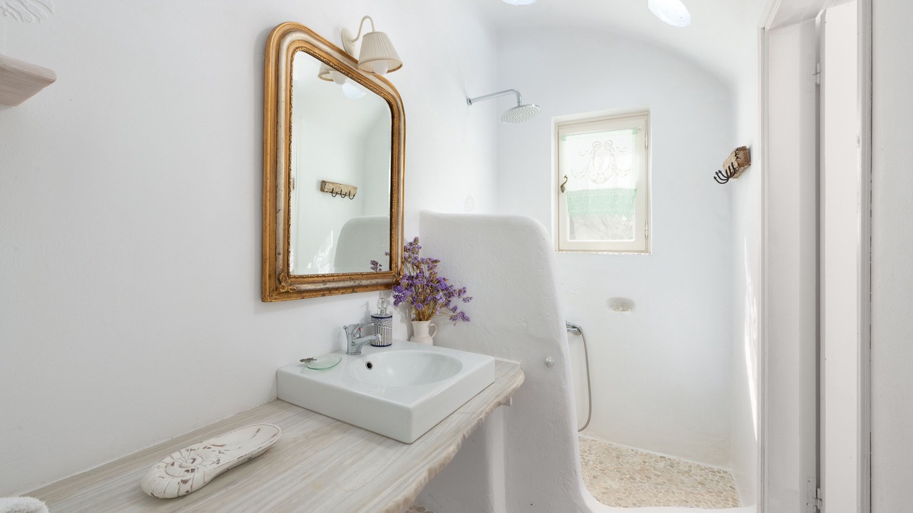 Photo of Bathroom in Asklipiio