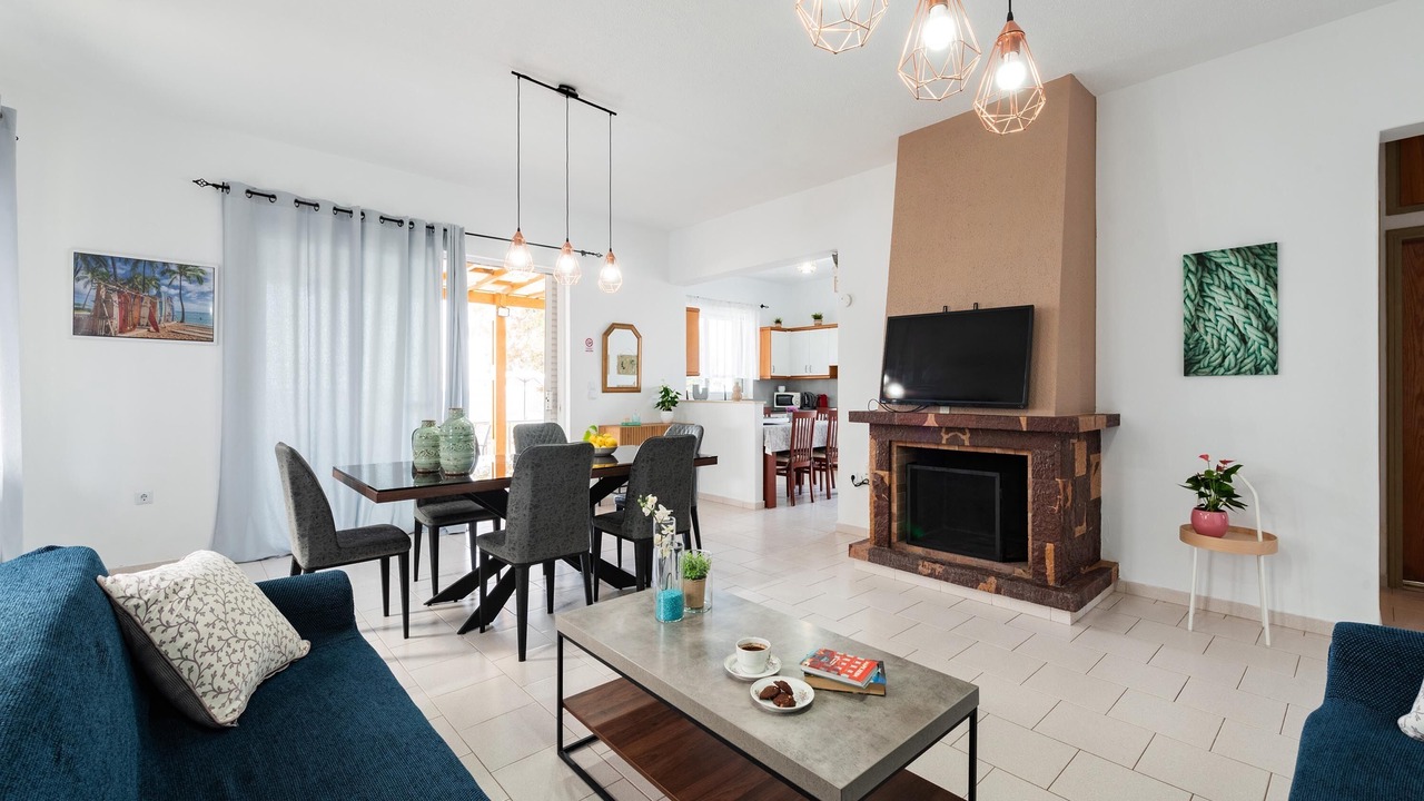 Photo of Livingroom in Lardos