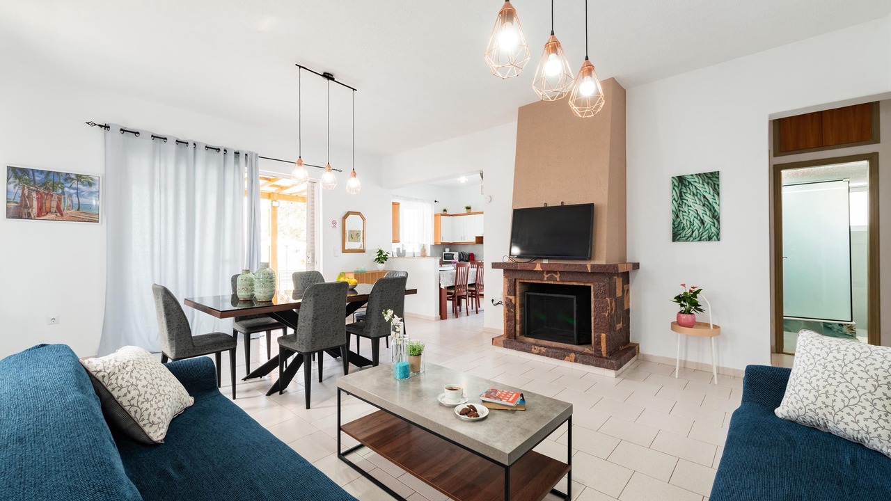 Photo of Livingroom in Lardos
