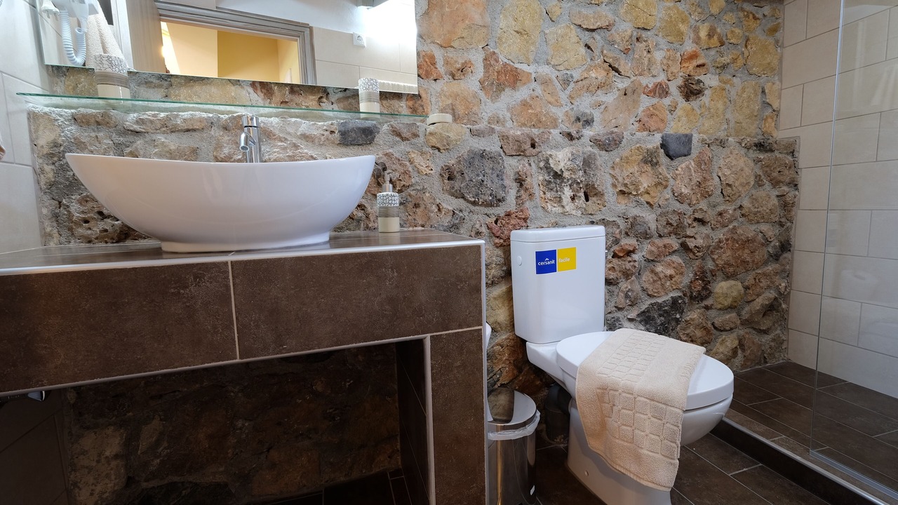 Photo of Bathroom in Afrata