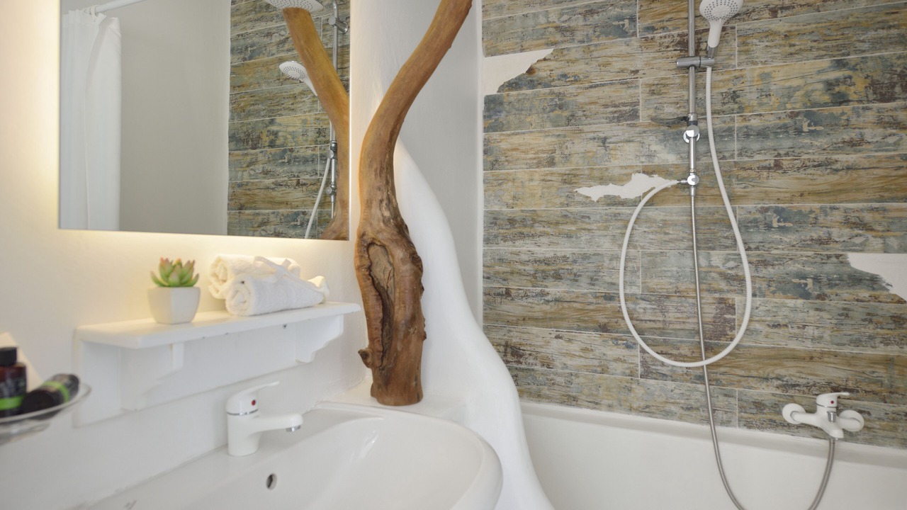 Photo of Bathroom in Ornos