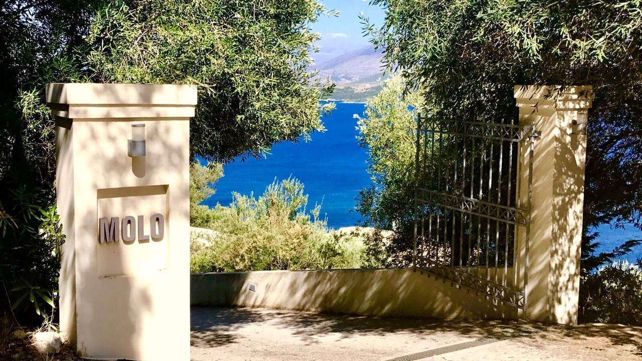 Photo of Outdoor in Petaleia