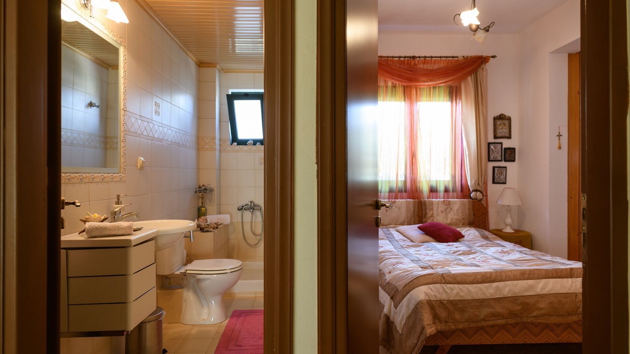 Photo of Bathroom in Faistos
