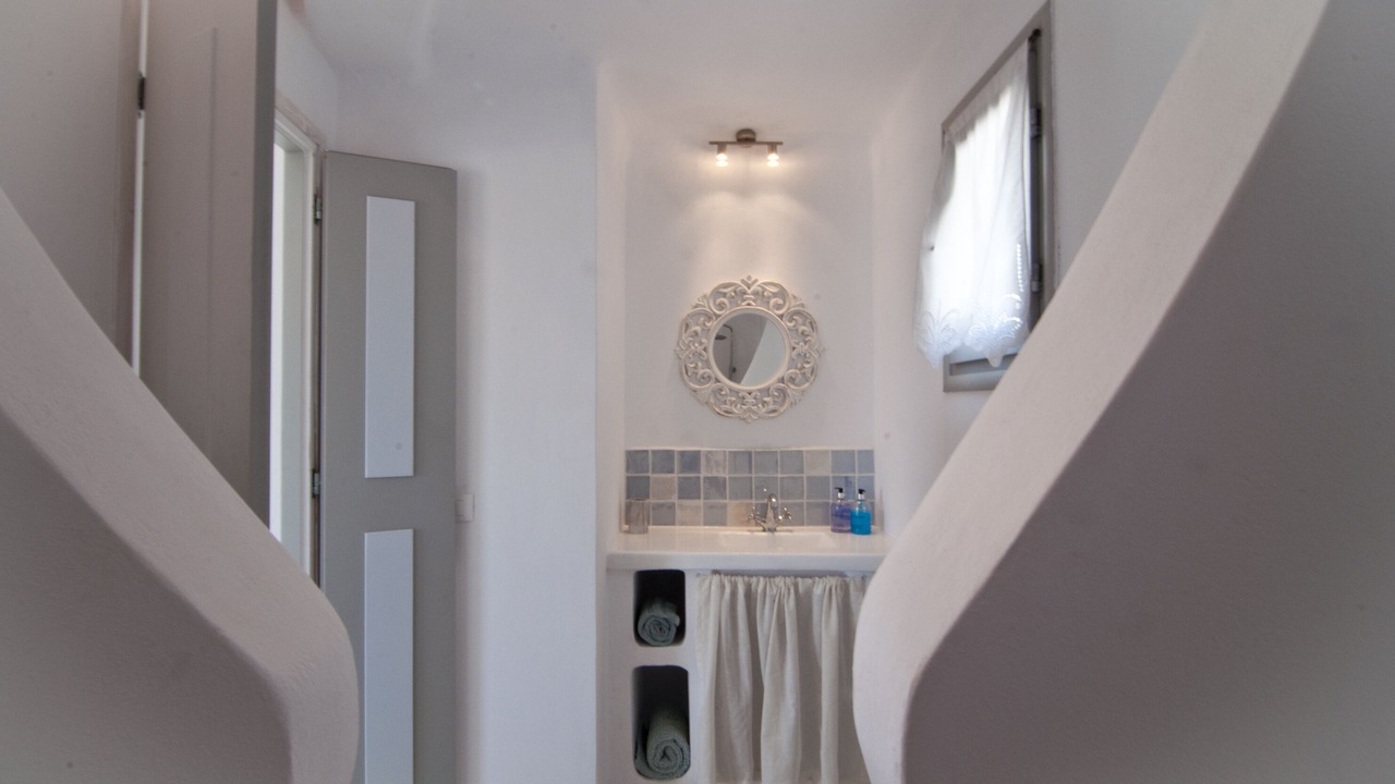 Photo of Bathroom in Folegandros