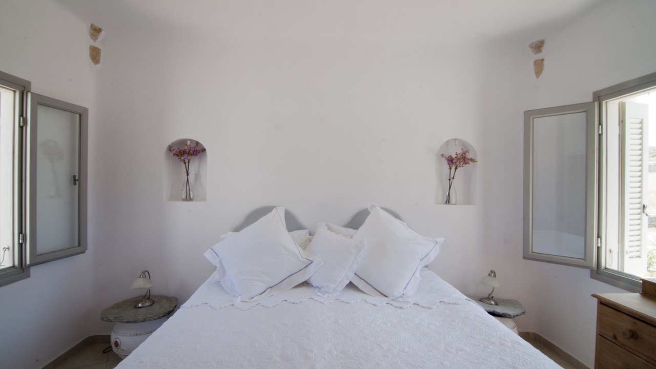 Photo of Bedroom in Folegandros