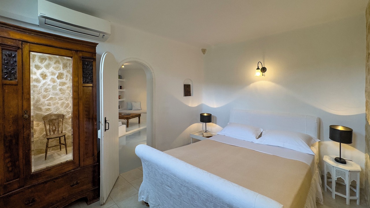 Photo of Bedroom in Folegandros
