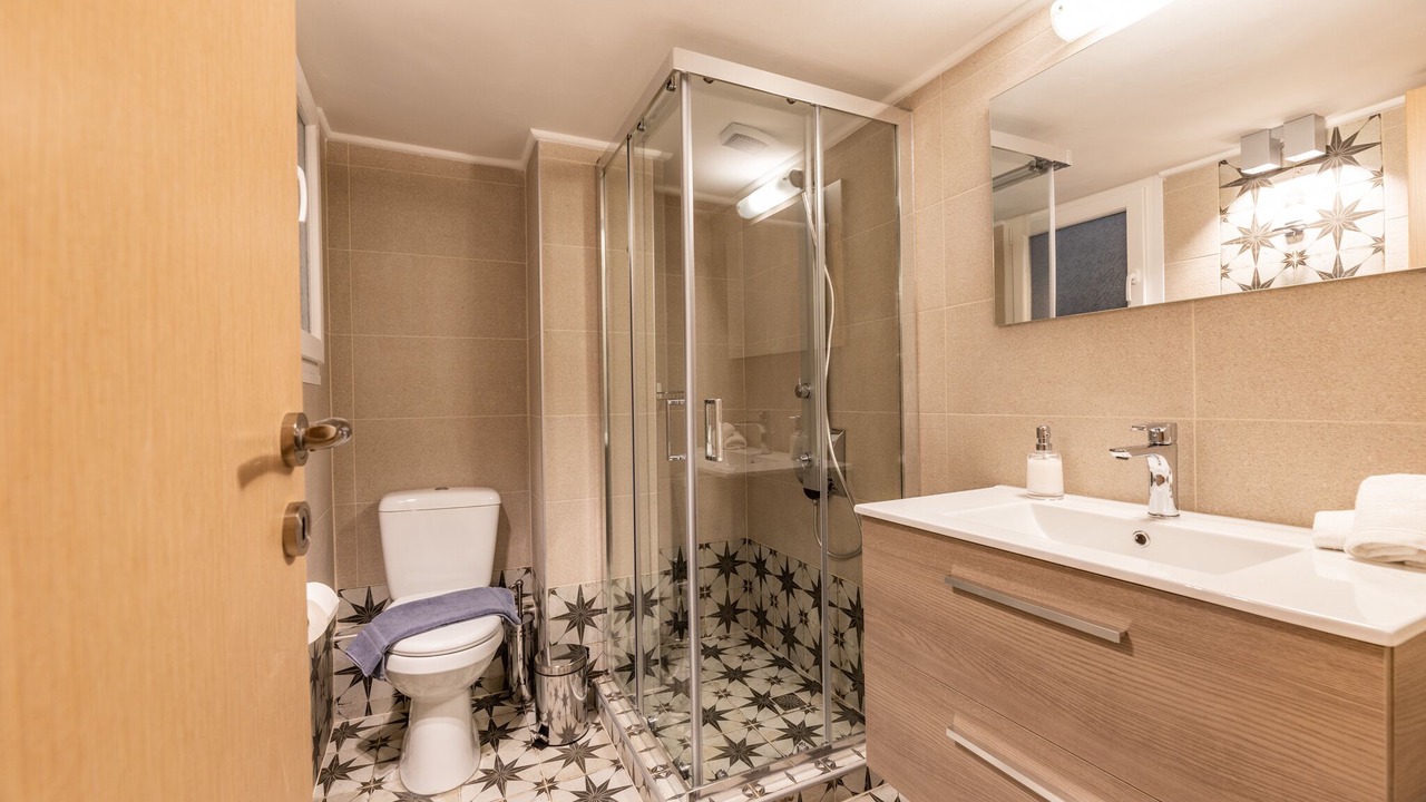 Photo of Bathroom in Pasalimani
