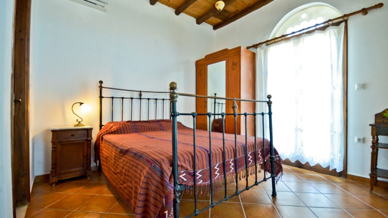 Photo of Bedroom in Eggares