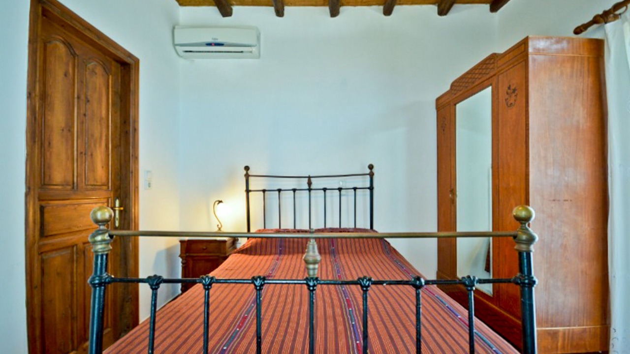 Photo of Bedroom in Eggares