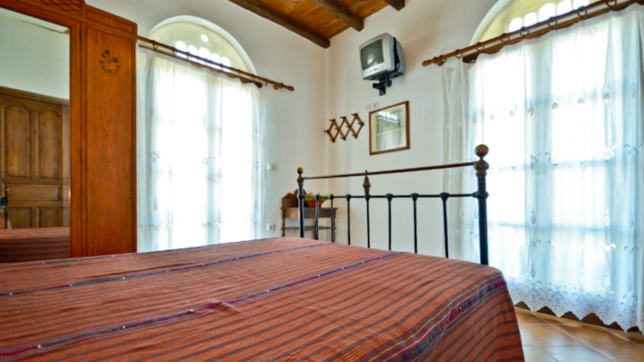 Photo of Bedroom in Eggares