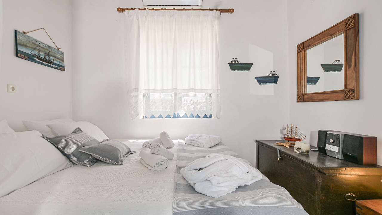 Photo of Bedroom in Naxos Town