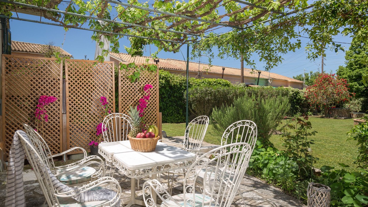 Photo of Patio Balcony in Alepou
