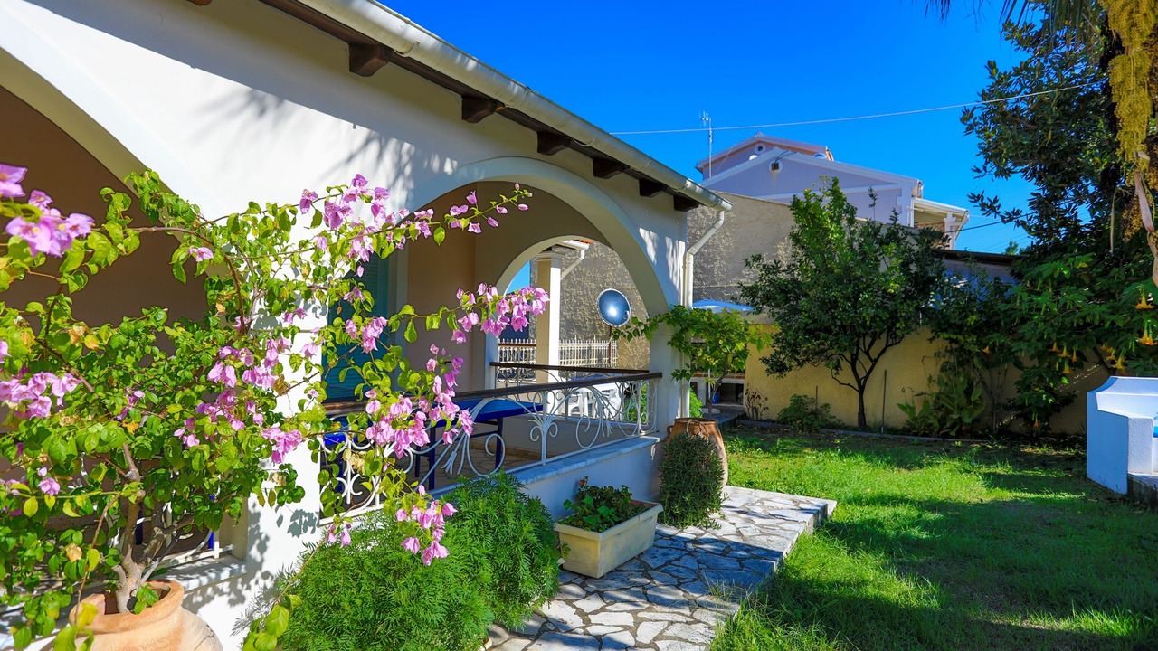 Photo of Patio Balcony in Petaleia