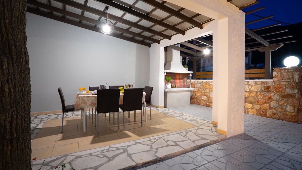 Photo of Outdoor in Salakos