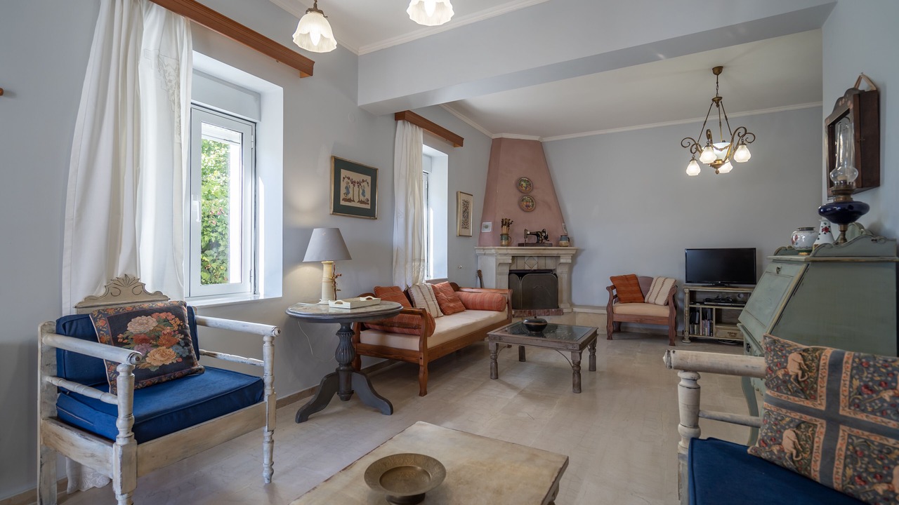 Photo of Livingroom in Armenoi