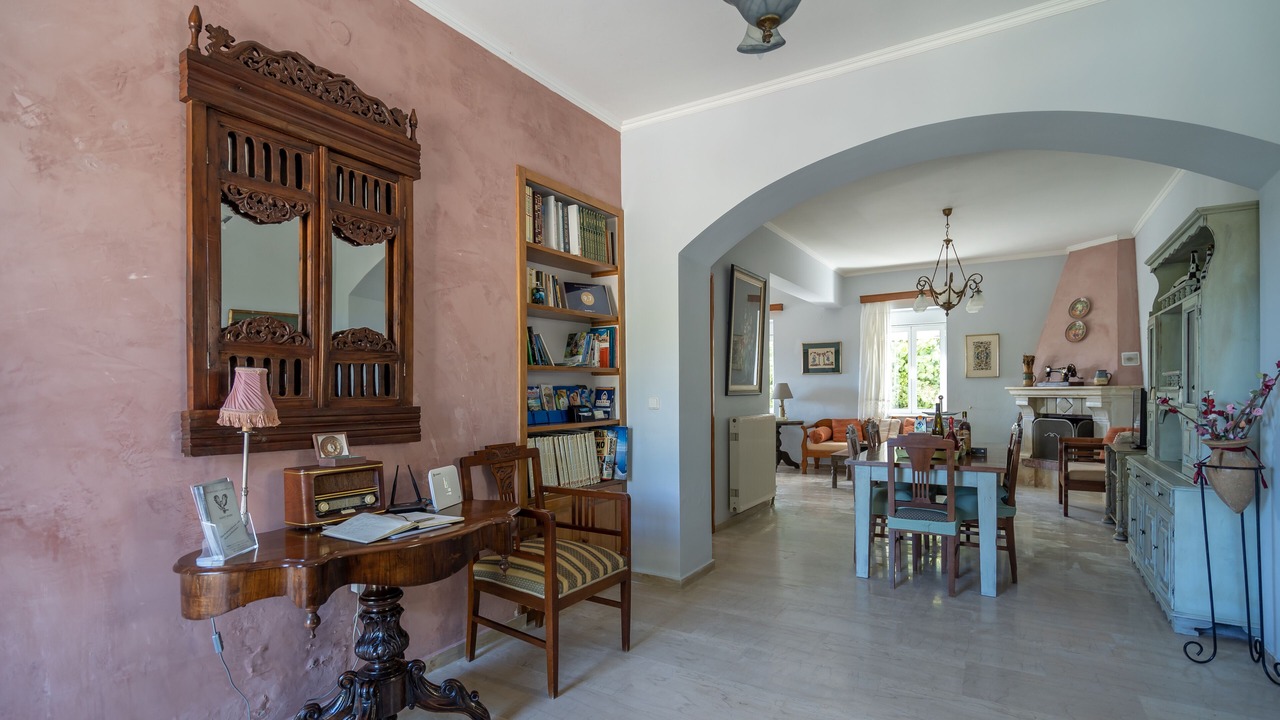 Photo of Bedroom in Armenoi
