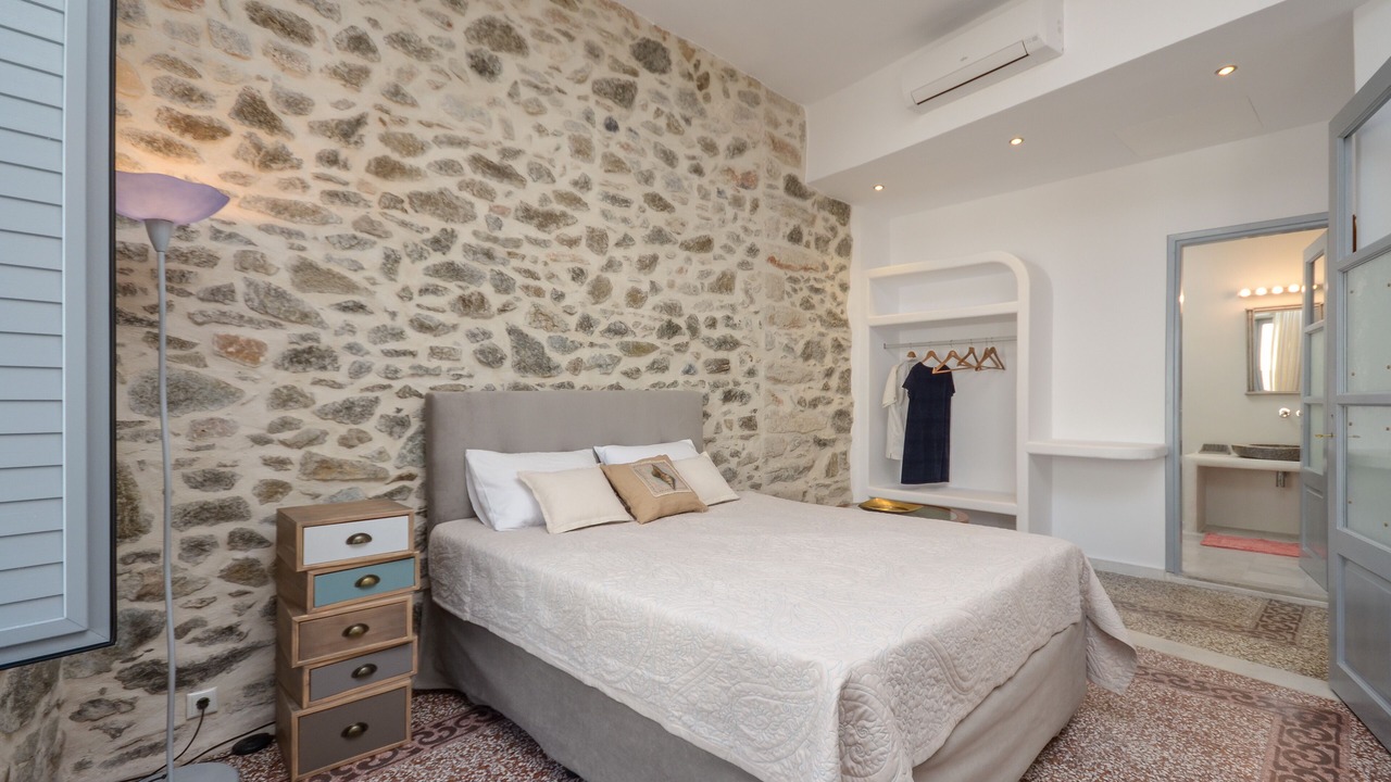 Photo of Bedroom in Naxos Town