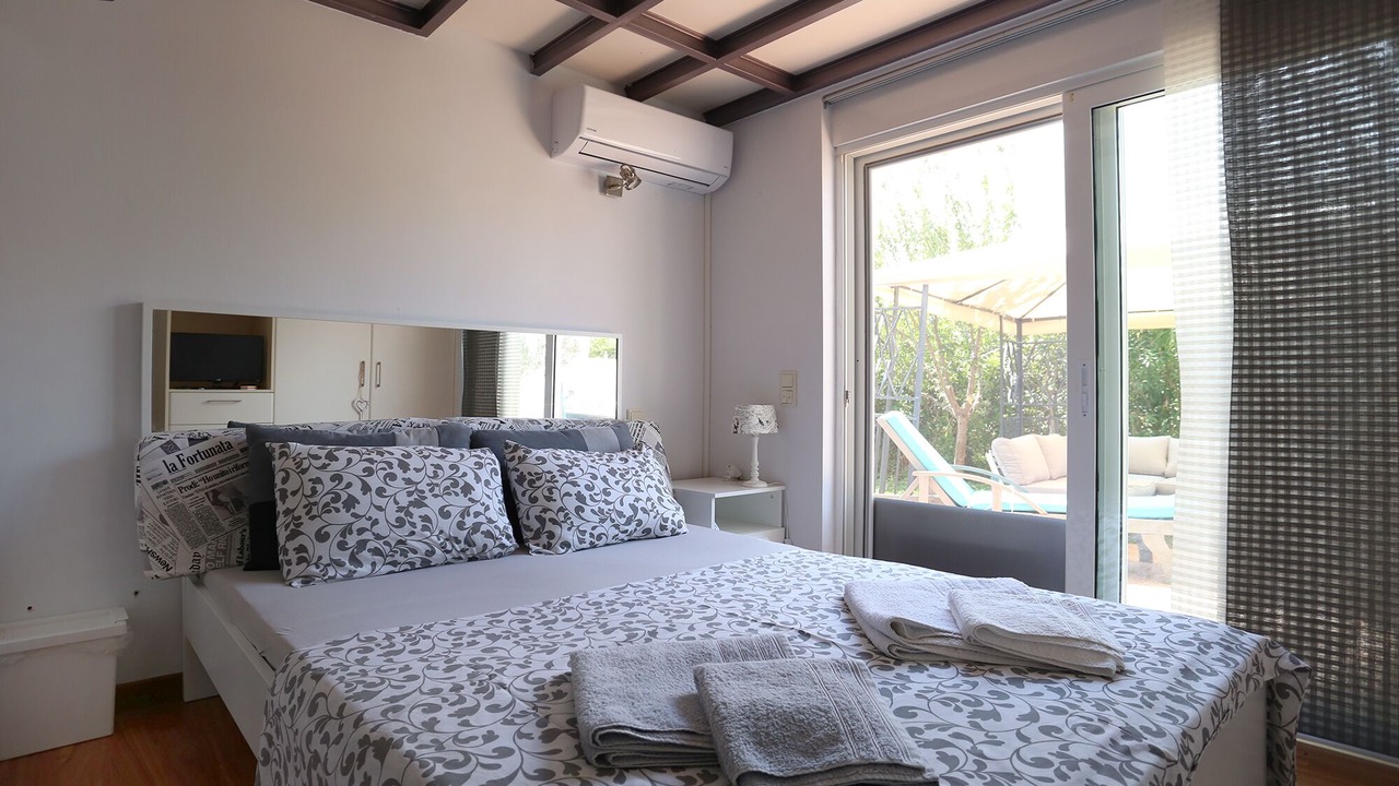 Photo of Bedroom in Thymari