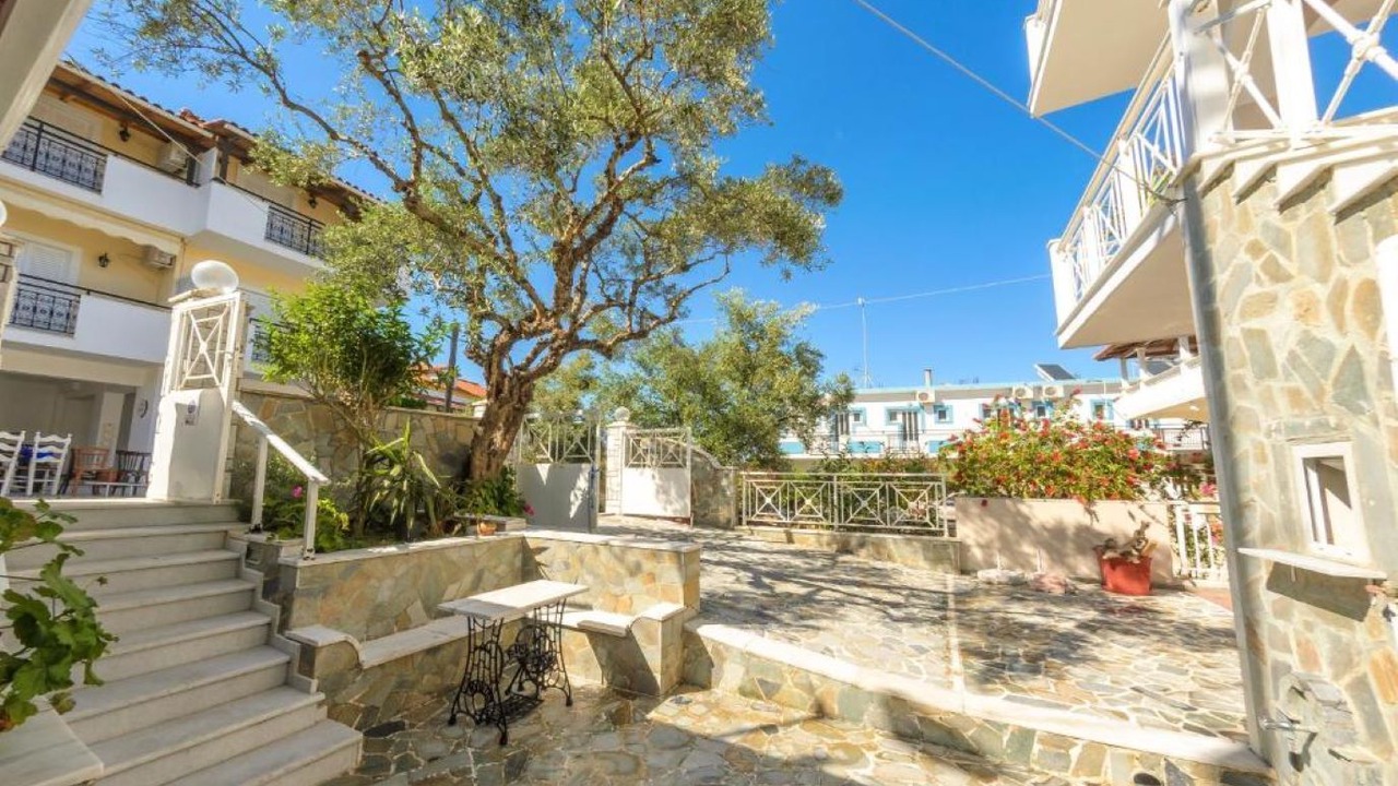 Photo of Patio Balcony in Alikanas