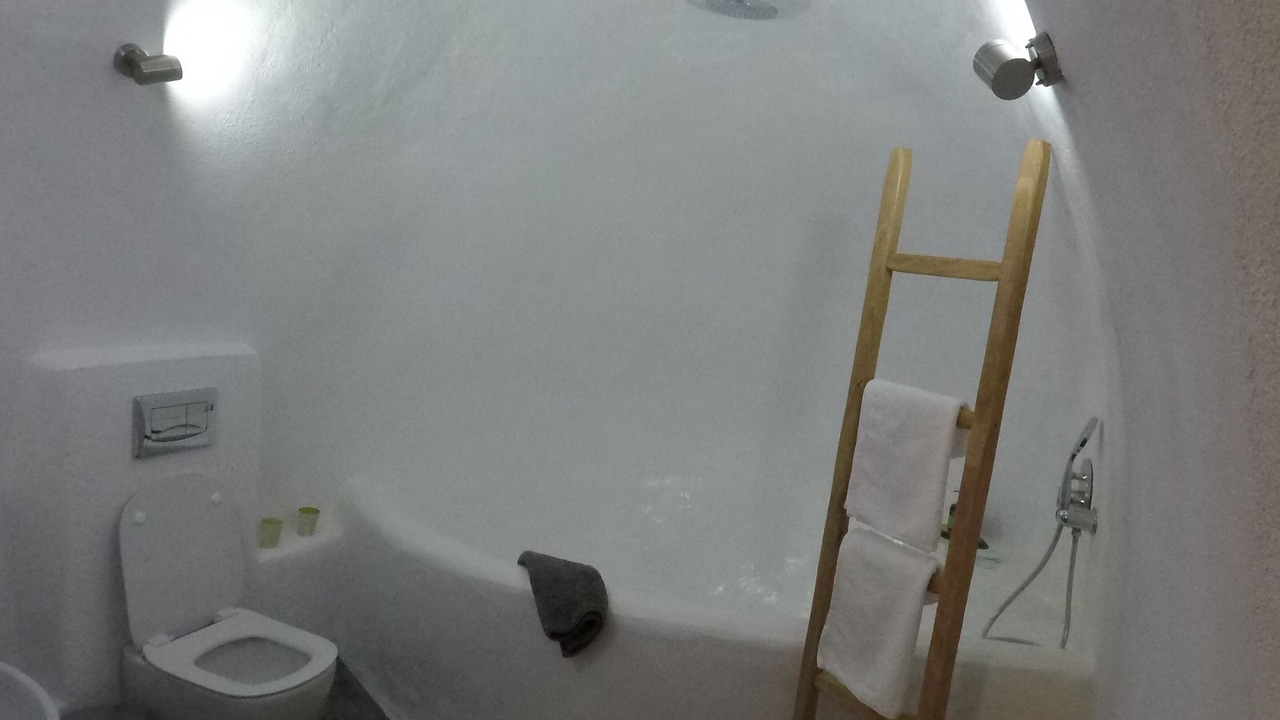 Photo of Bathroom in Fira