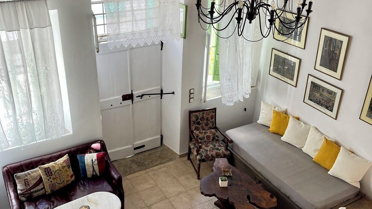 Photo of Livingroom in Folegandros Town